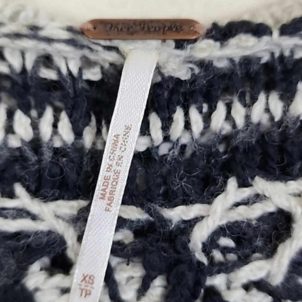 Free People Show Me The Way Geo Fringe XS Cardigan Sweater - Picture 4 of 10
